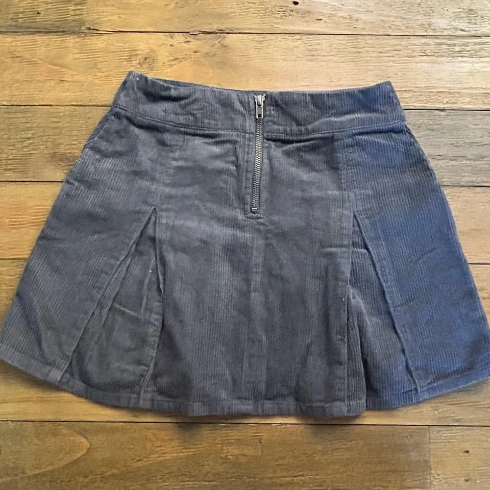 💖5 for $50💖 WILD FABLE Dark Gray Corduroy Pleated Cargo Mini Skirt Preppy - Picture 5 of 9